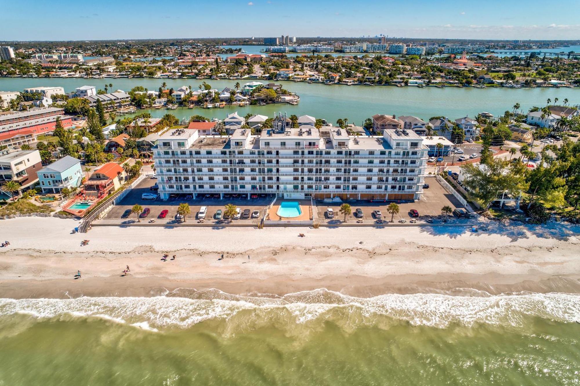 Sunset Chateau 409 St. Pete Beach Extérieur photo